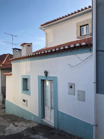 Typical Small House Near Lisbon Oeiras Extérieur photo